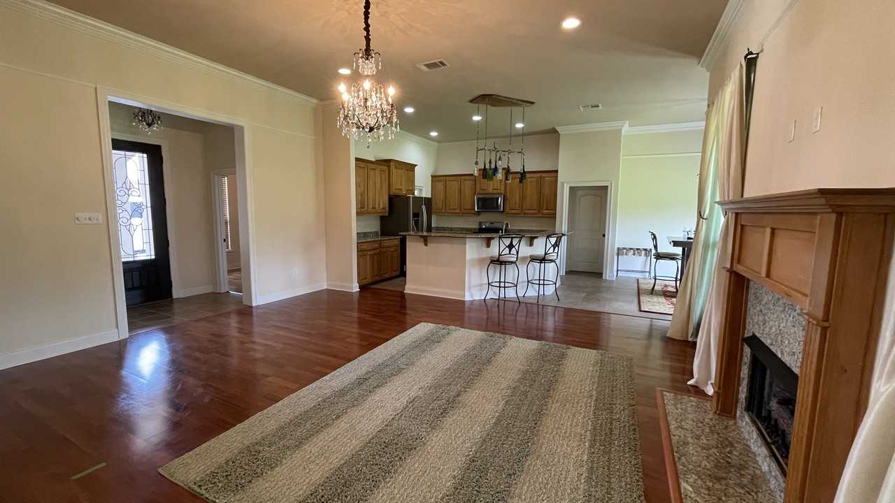 20175 Kingland Dr #NA - Photo 2 of 20