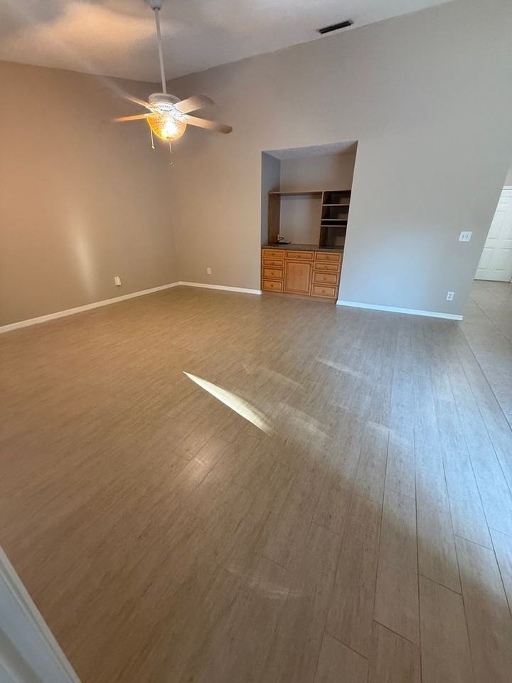 7920 Marbella Court South - Photo 3 of 18