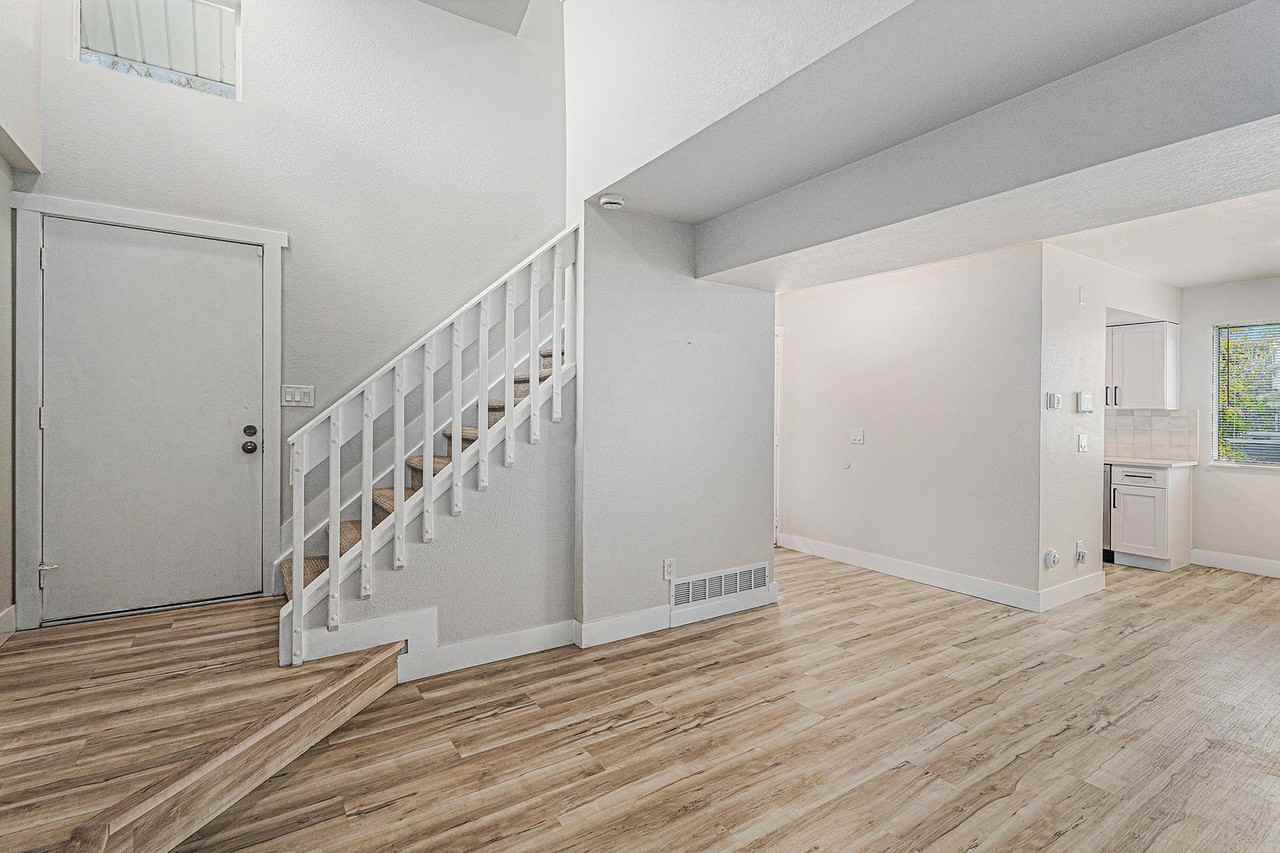 228 South Nome Street - Photo 5 of 23