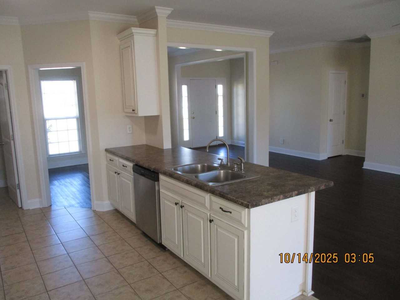 634 Winifred Rd - Photo 4 of 14