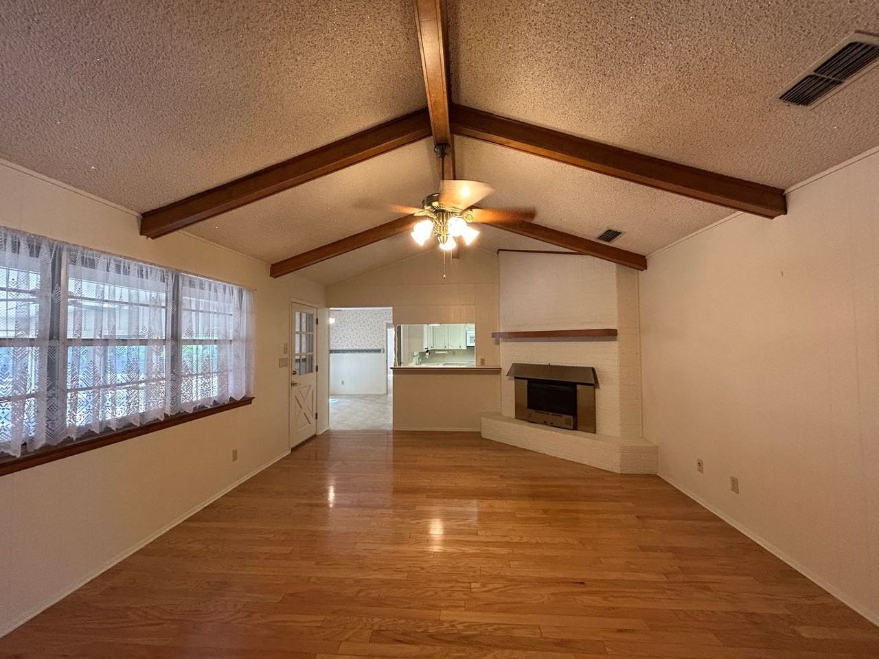 11 La Mesa Dr - Photo 3 of 50