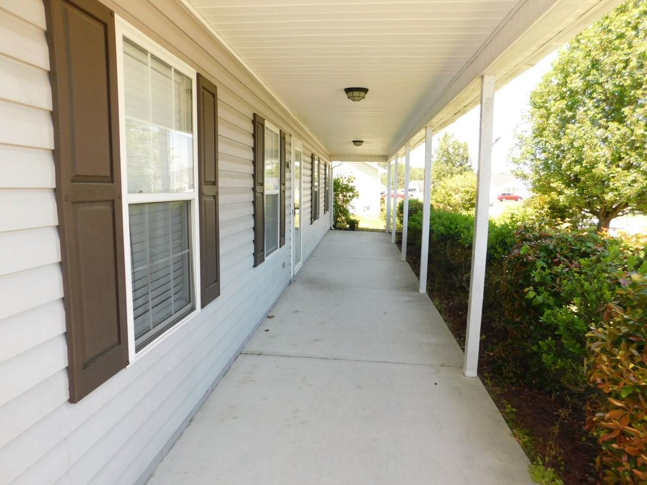 1005 Locust Ct - Photo 2 of 31