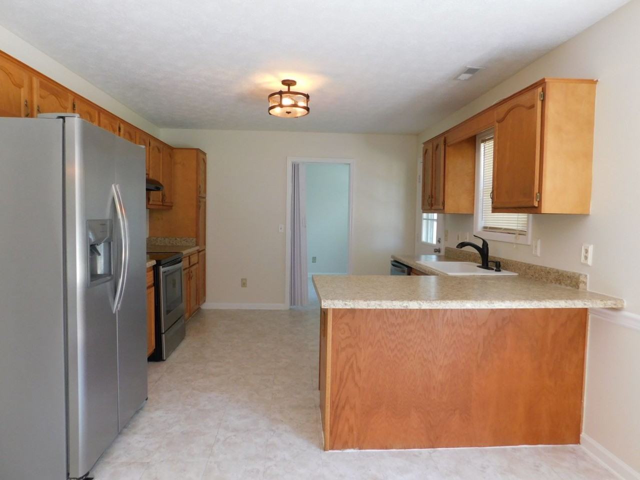 1005 Locust Ct - Photo 7 of 31