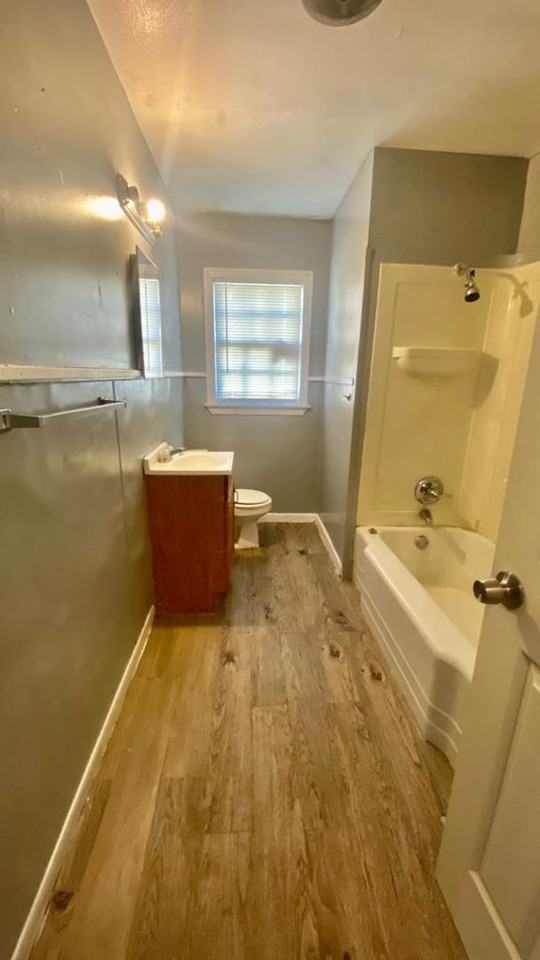 2119 37th St - Photo 4 of 9