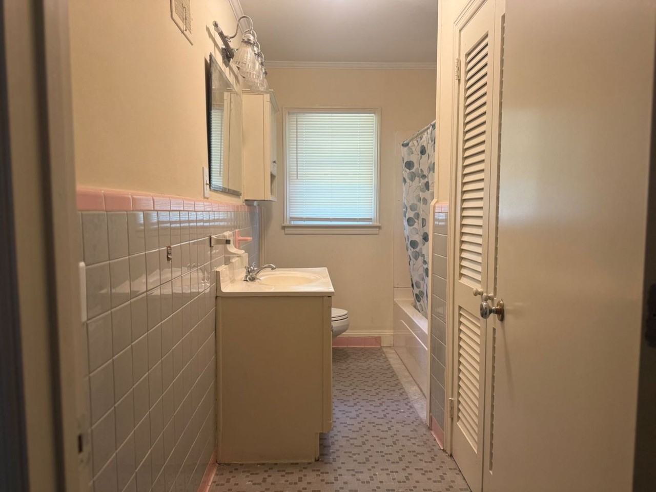 102 Ridge Dr - Photo 3 of 12