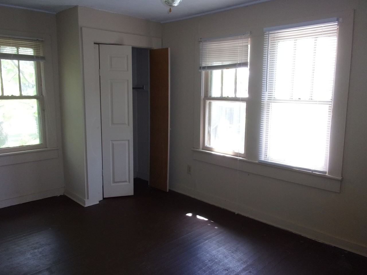 1106 1106 1/2 D- Roosevelt St. - Photo 2 of 22