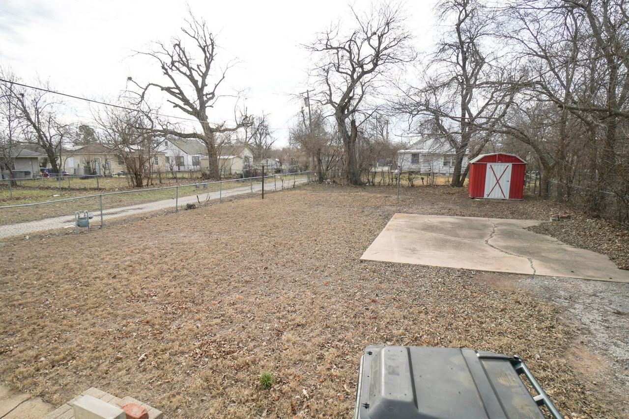818 E Frank St - Photo 2 of 16