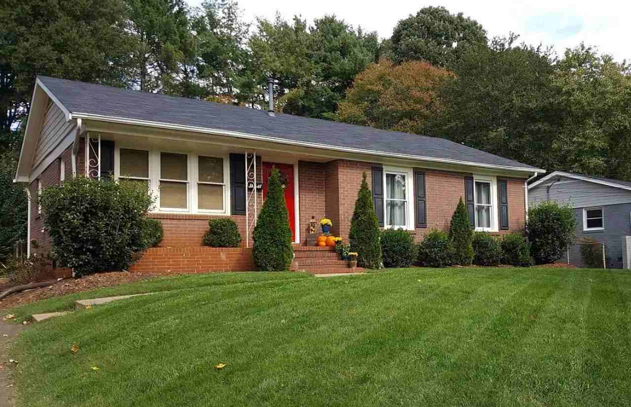 1601 Starbrook Drive - Photo 2 of 20