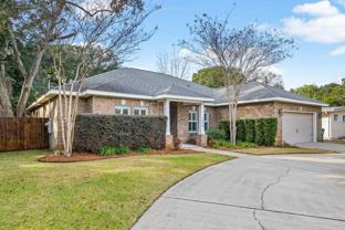 206 Forest Dr - Photo 1 of 1