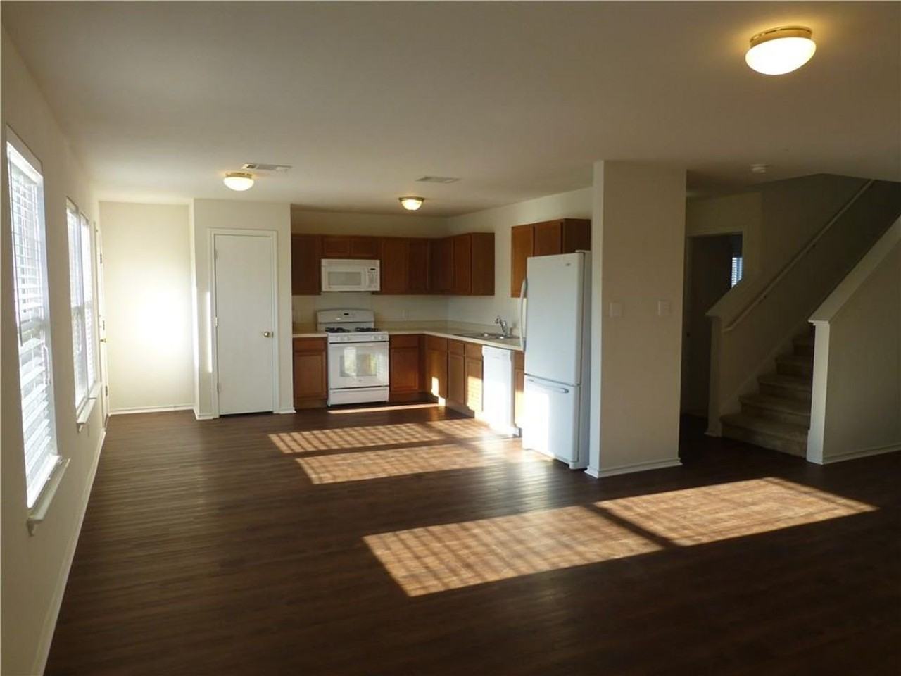 413 Quarter Avenue - Photo 2 of 15