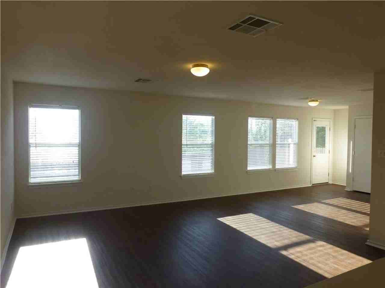 413 Quarter Avenue - Photo 3 of 15