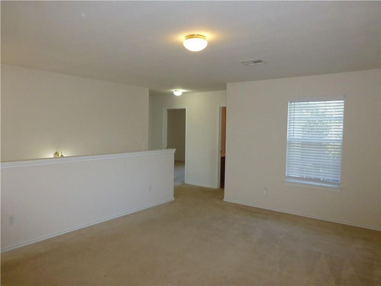 413 Quarter Avenue - Photo 5 of 15