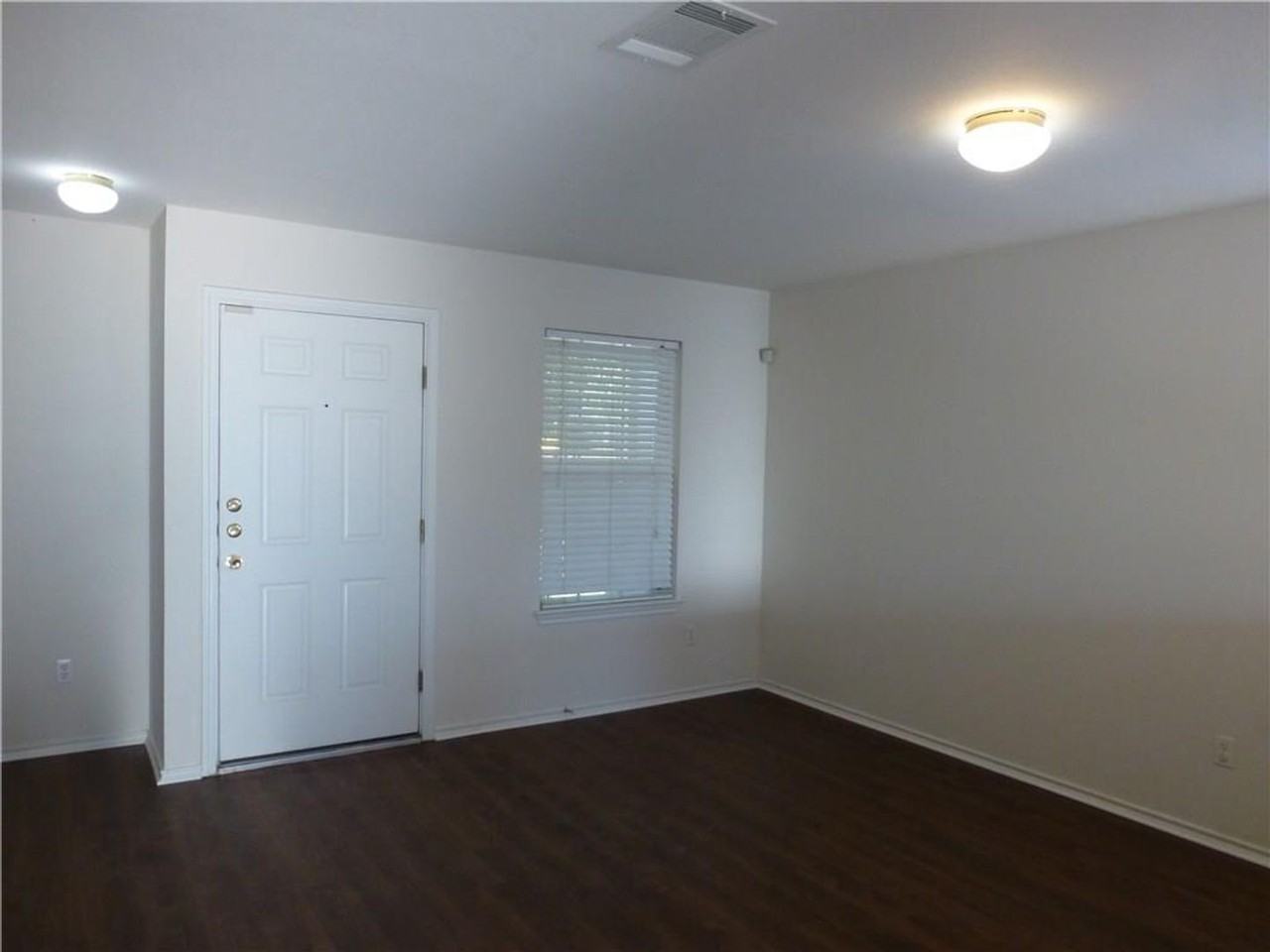 413 Quarter Avenue - Photo 6 of 15