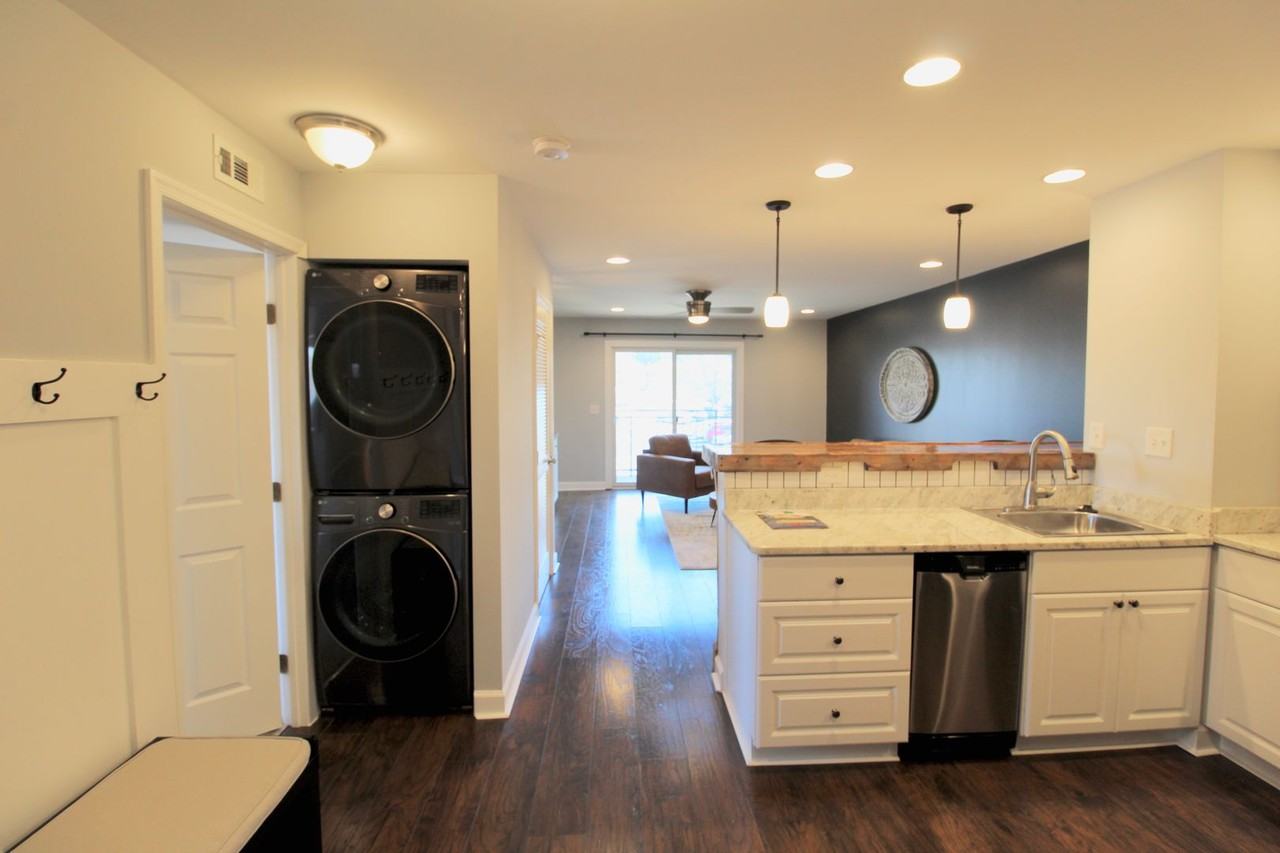 1340 Hunters Road - Photo 2 of 43