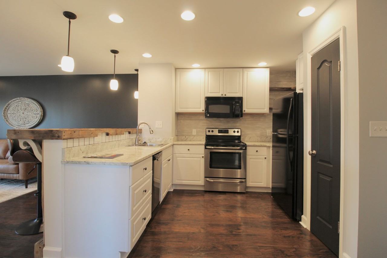 1340 Hunters Road - Photo 4 of 43