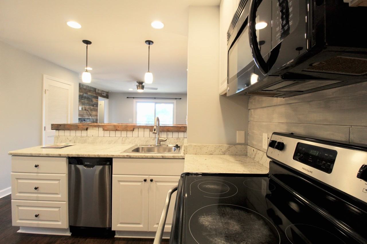 1340 Hunters Road - Photo 6 of 43