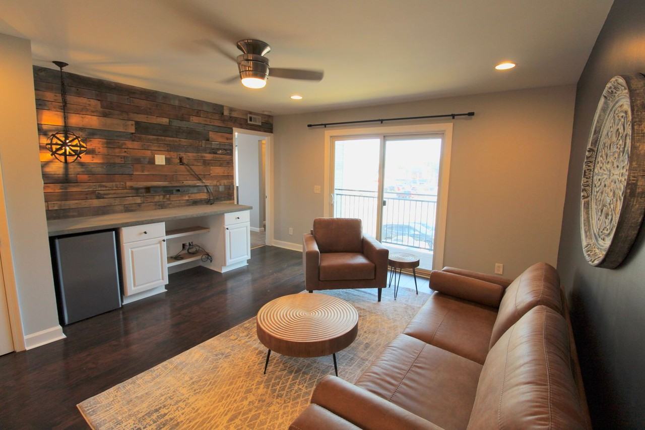 1340 Hunters Rd Apt F - Photo 2 of 43