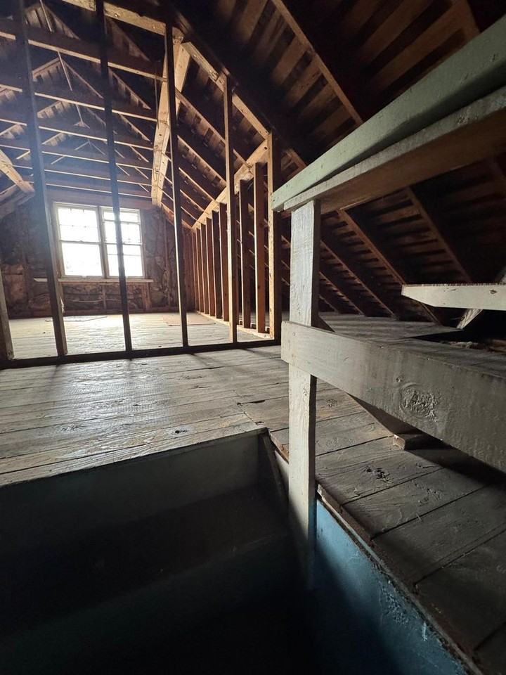 483 Pleasantview Ave - Photo 2 of 18