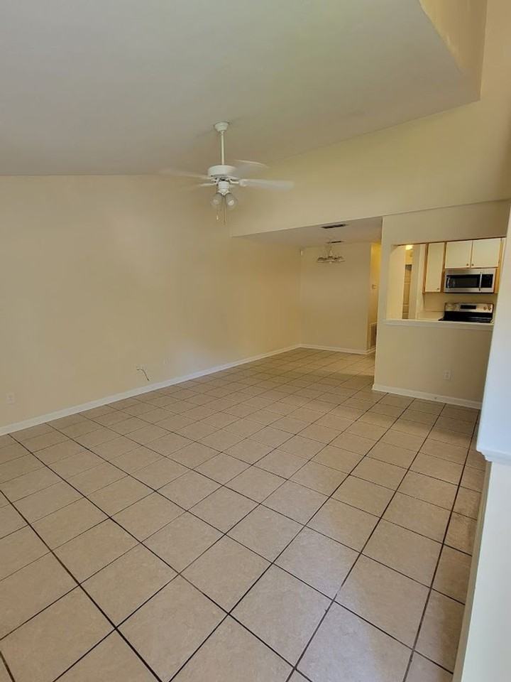 1350 Castelnau Court #C - Photo 3 of 34