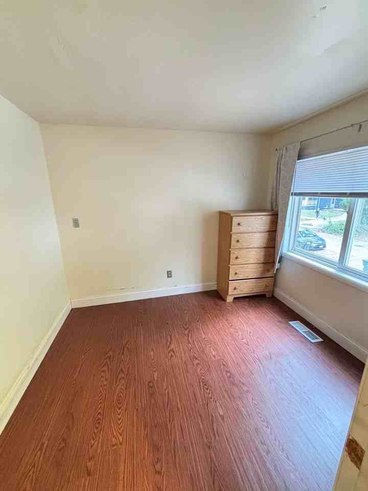 801 W Stoughton St - Photo 2 of 6