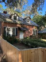 featured image of 200 Ne 11th St