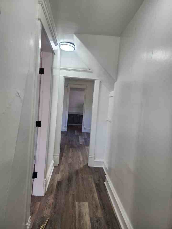 1028 W Wayne St - Photo 3 of 12