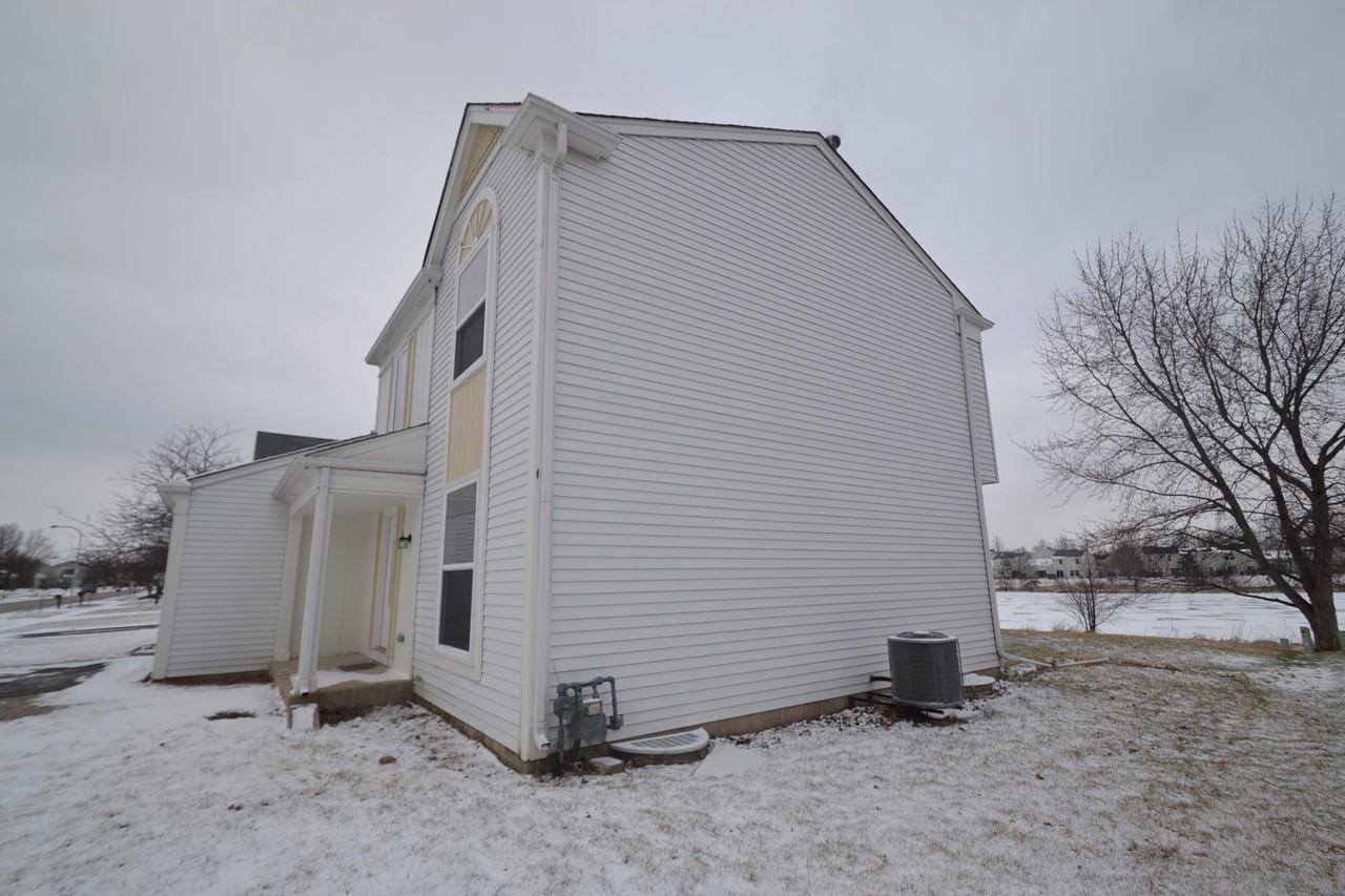 1618 St Andrews Cir - Photo 2 of 9