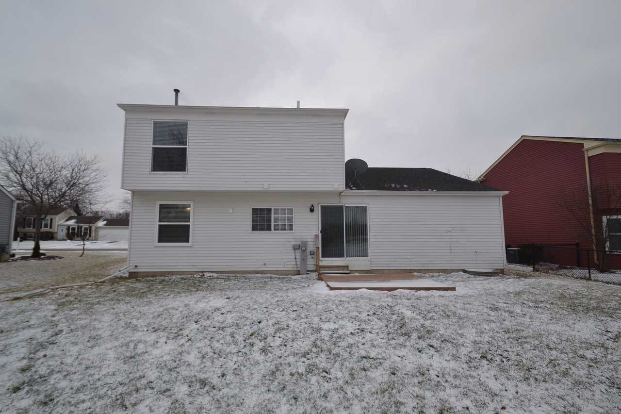 1618 St Andrews Cir - Photo 3 of 9