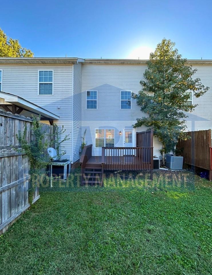 1725 Northeast New Castle Drive - Photo 4 of 22