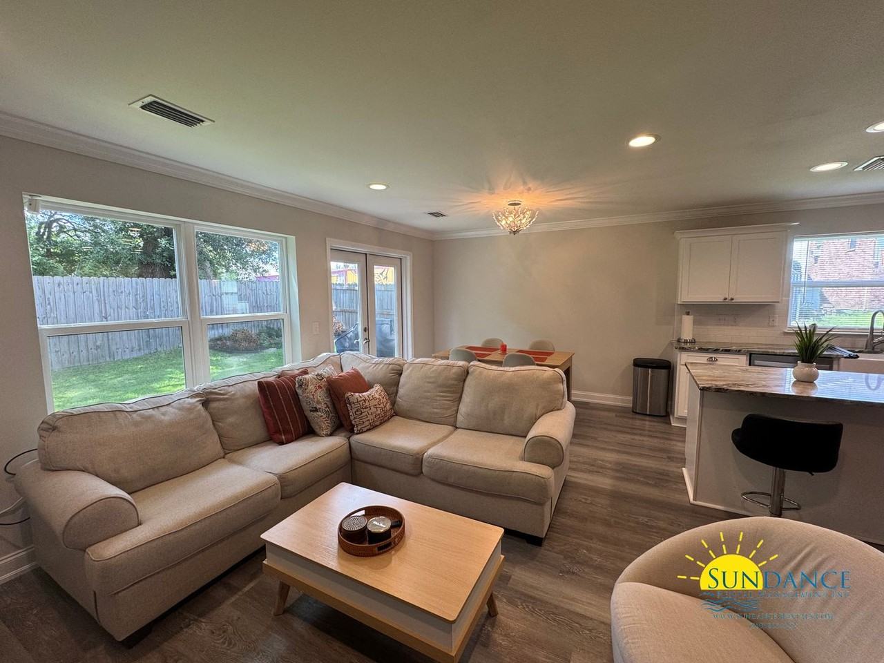 195 Ellis Ave - Photo 6 of 32