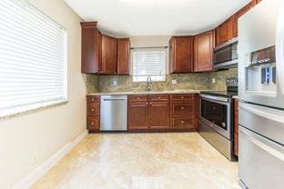 1335 Sw 48th Ter - Photo 1 of 1