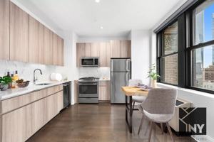 featured image of Nassau St & Ann St #319