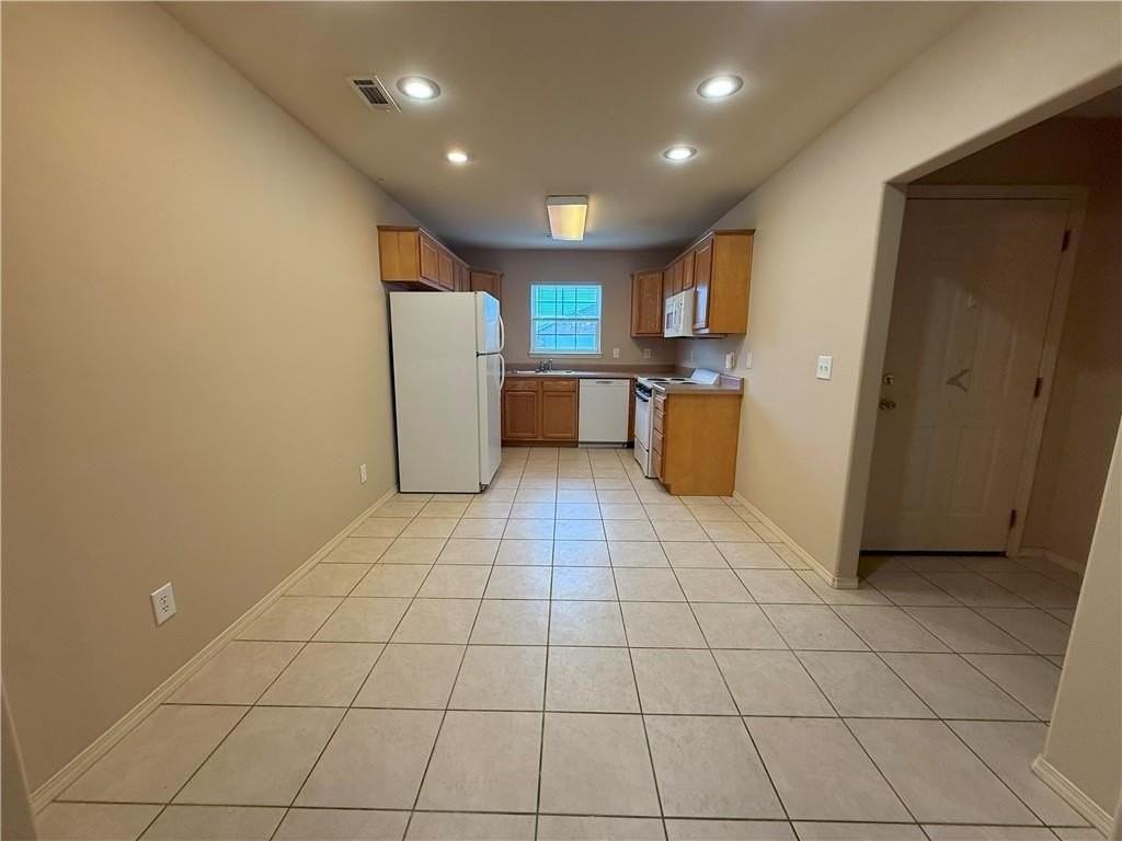 4106 Southwest Shadowrock Place #2 - Photo 4 of 13