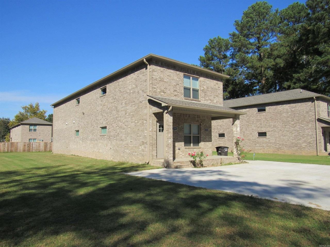 1516 S Bailey St - Photo 2 of 33