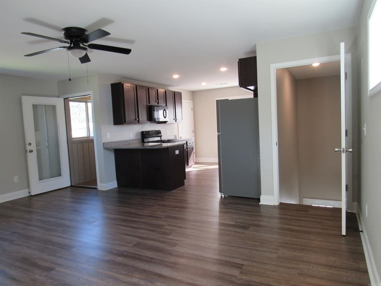 1516 S Bailey St - Photo 7 of 33