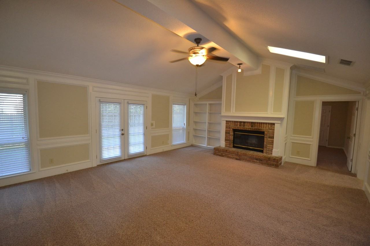 1918 Belle Angeline Ct - Photo 2 of 10