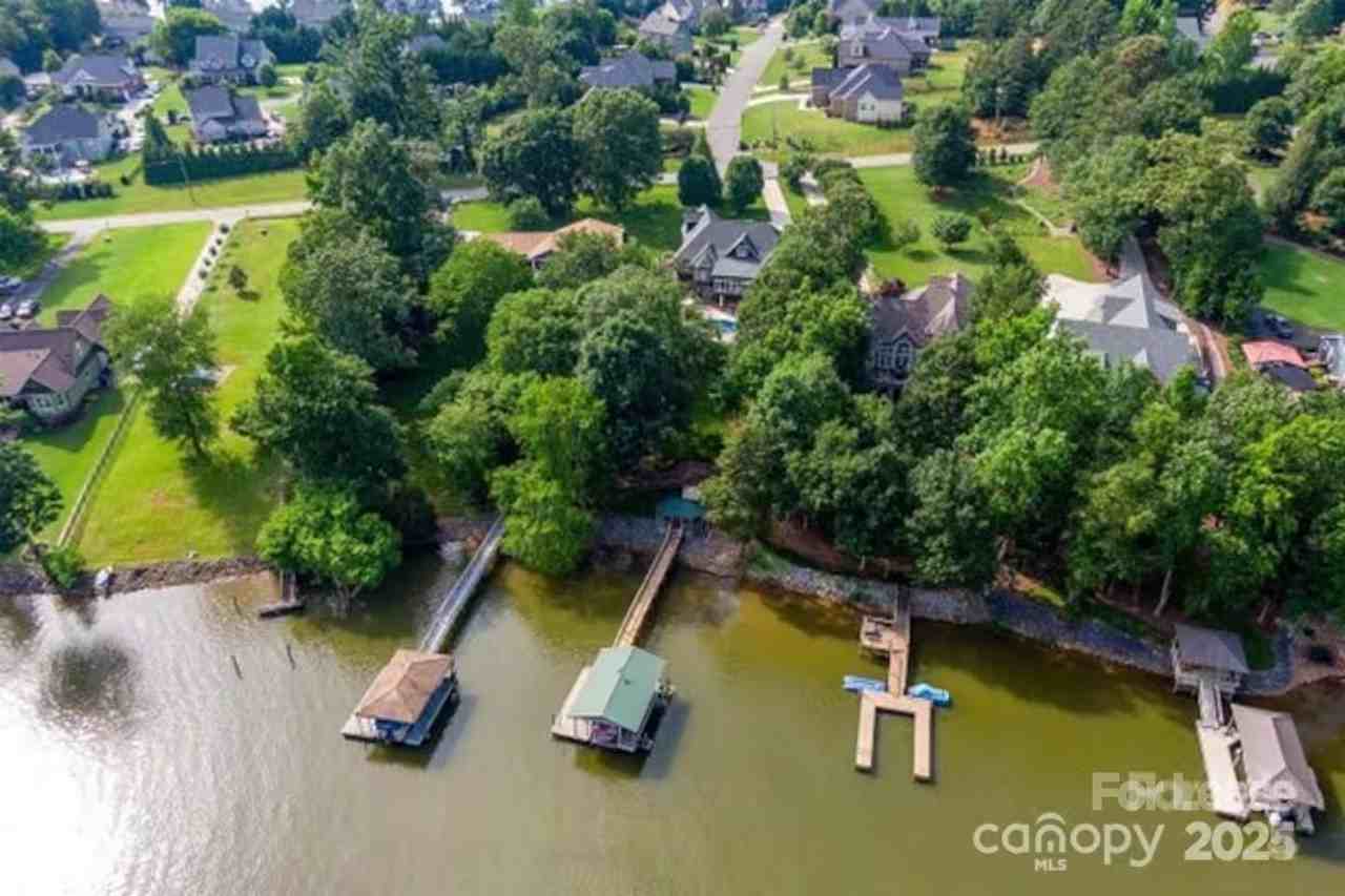 876 Armstrong Road - Photo 2 of 31