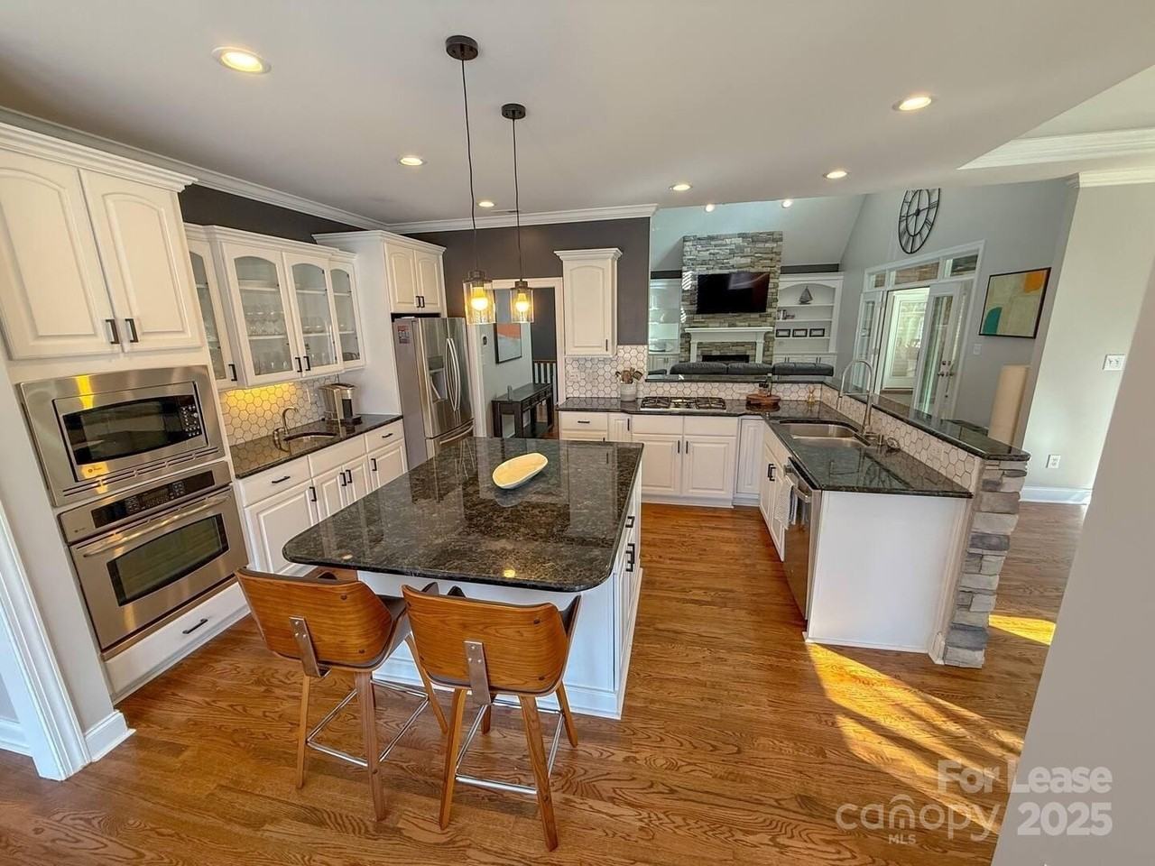 876 Armstrong Road - Photo 7 of 31