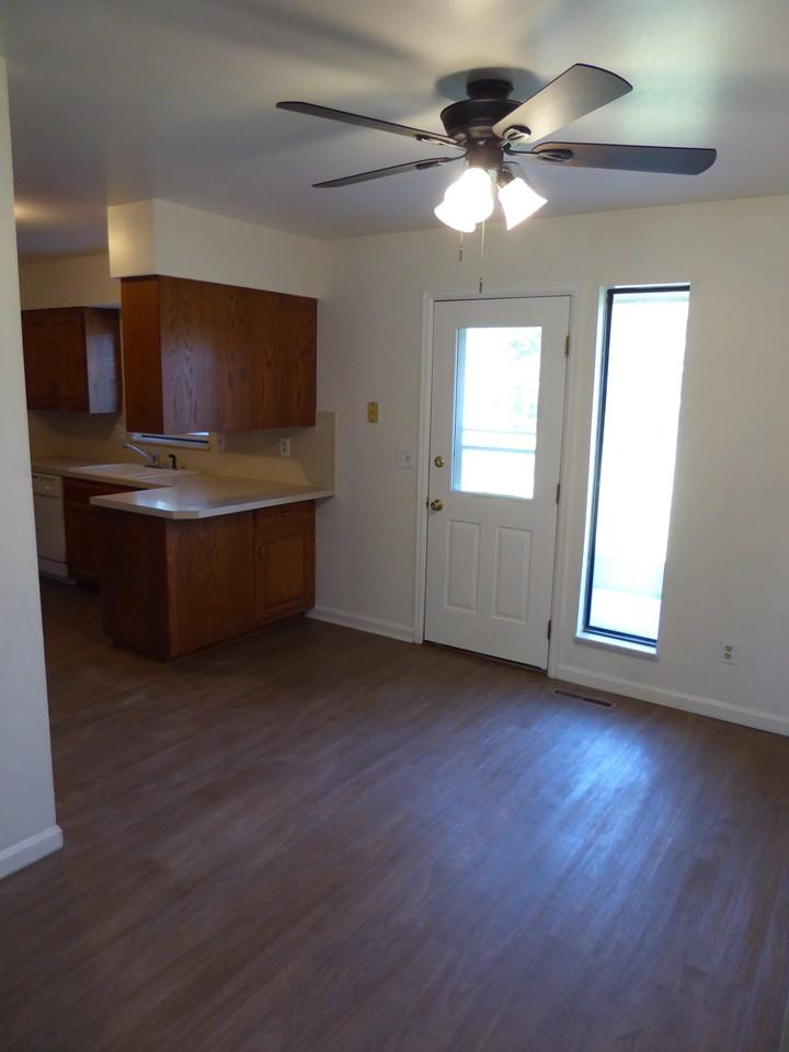 808 Horizon Avenue - Photo 4 of 13