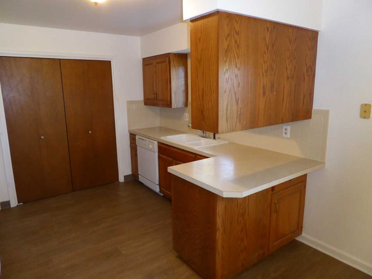 808 Horizon Avenue - Photo 6 of 13