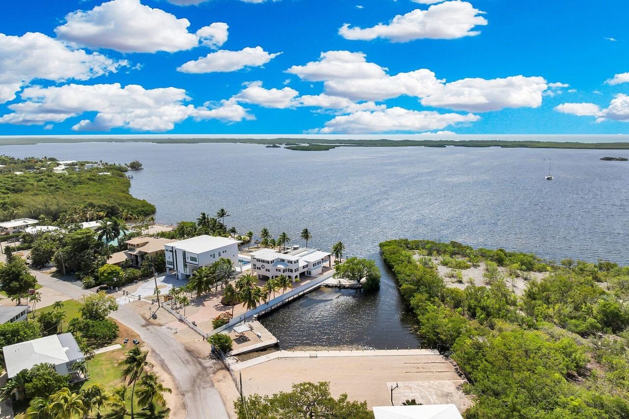 320 Sound Dr - Photo 6 of 48