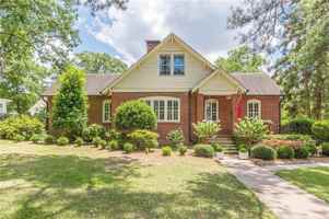 featured image of 1878A Cambridge Ave