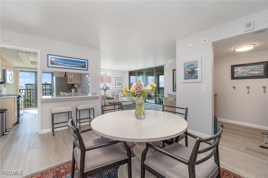 2810 Estero Blvd Apt 511 #511 - Photo 4 of 33