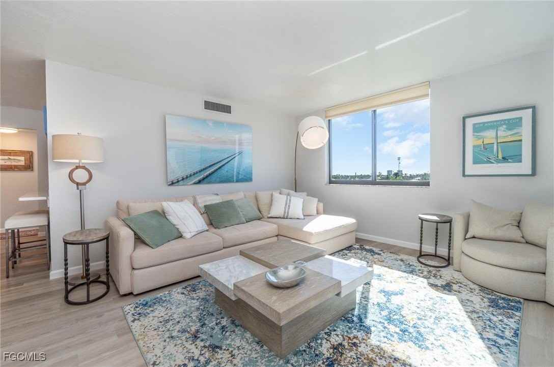 2810 Estero Blvd Apt 511 #511 - Photo 7 of 33