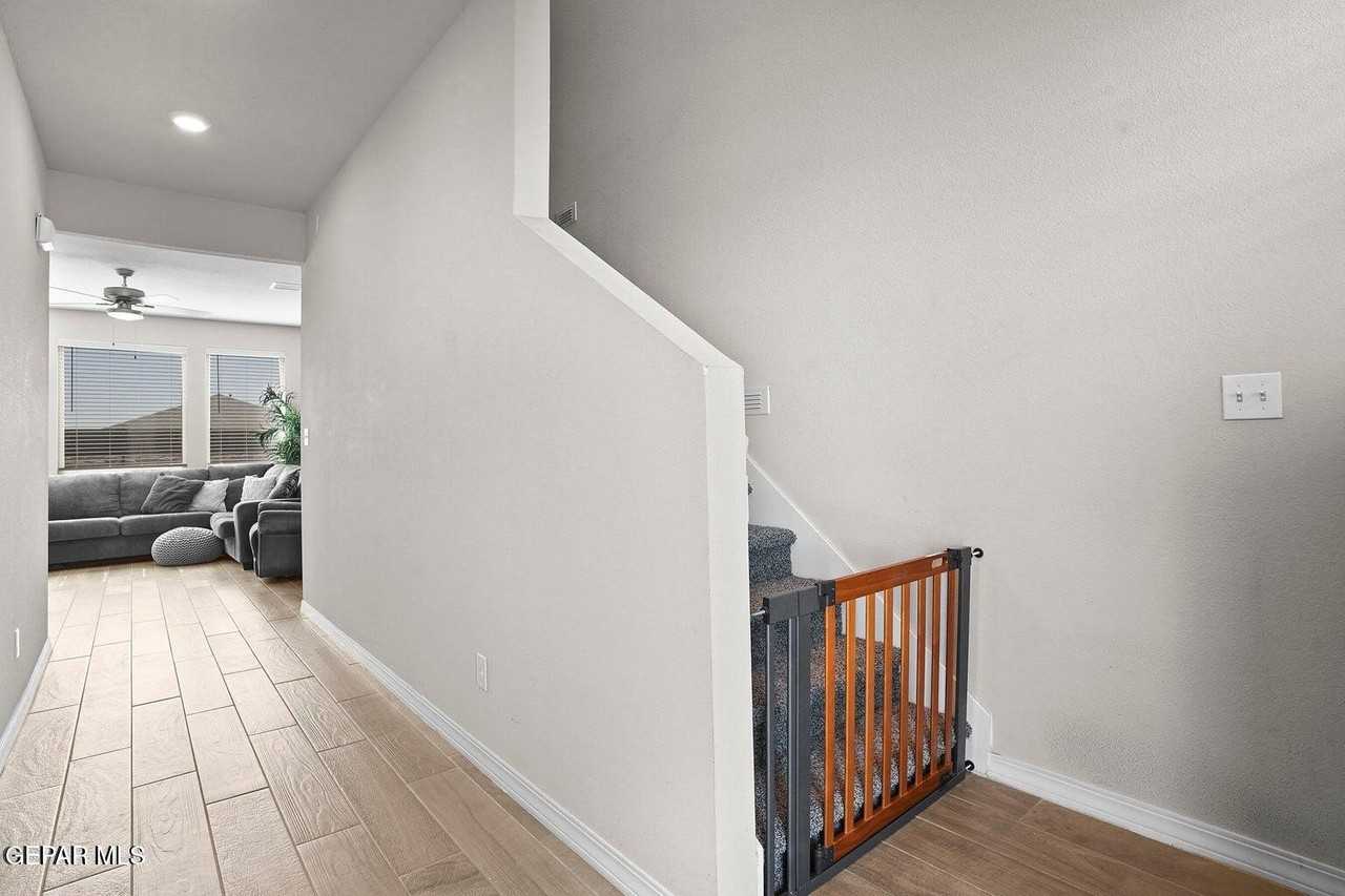 1624 Brevoort St - Photo 6 of 34