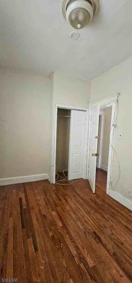 212 Wilkinson Ave - Photo 6 of 9