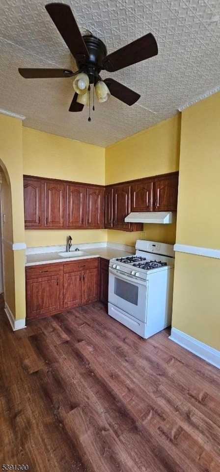 212 Wilkinson Ave - Photo 7 of 9