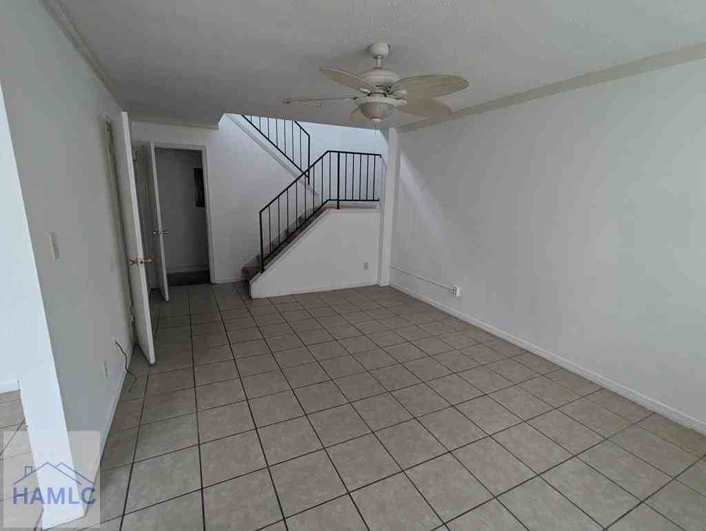 817 Lesa St - Photo 3 of 8