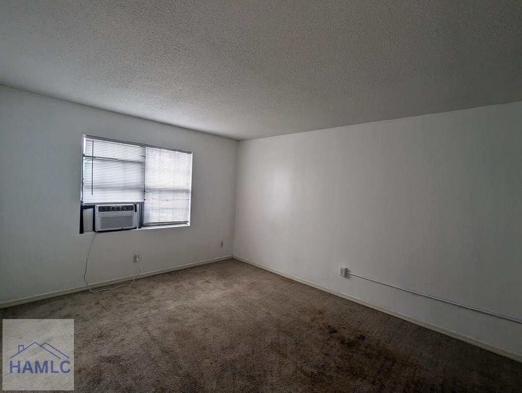 817 Lesa St - Photo 7 of 8