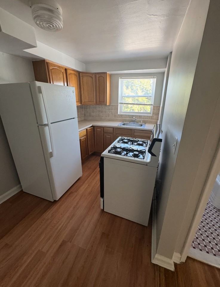 297 Terrace Ave #1 - Photo 4 of 4